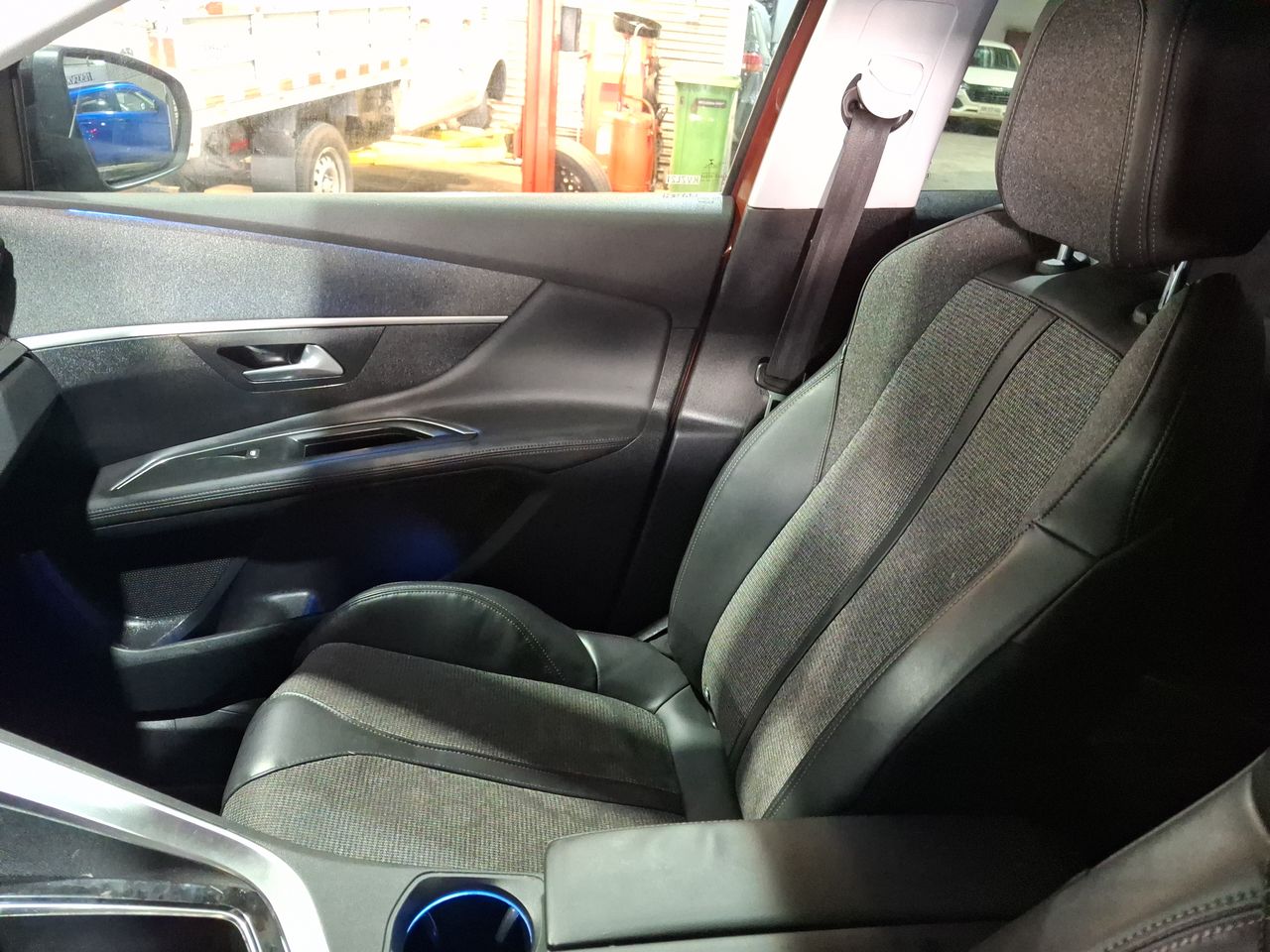 Peugeot 3008 — foto 33 de 35
