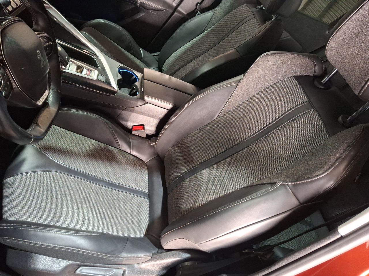 Peugeot 3008 — foto 24 de 35