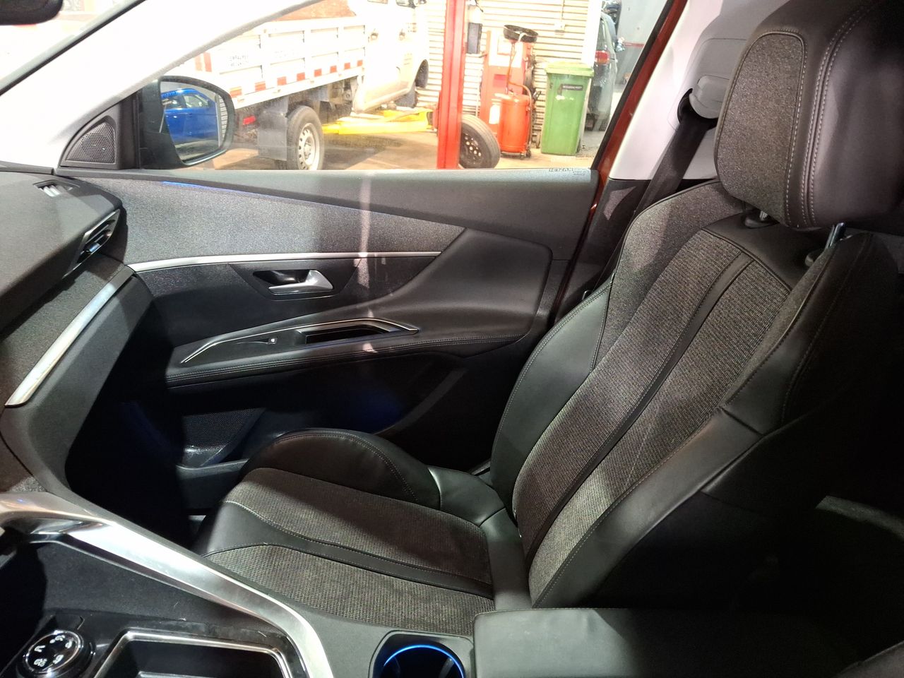 Peugeot 3008 — foto 11 de 35