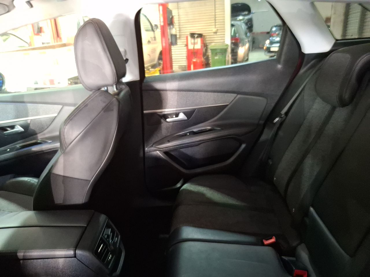 Peugeot 3008 — foto 12 de 35