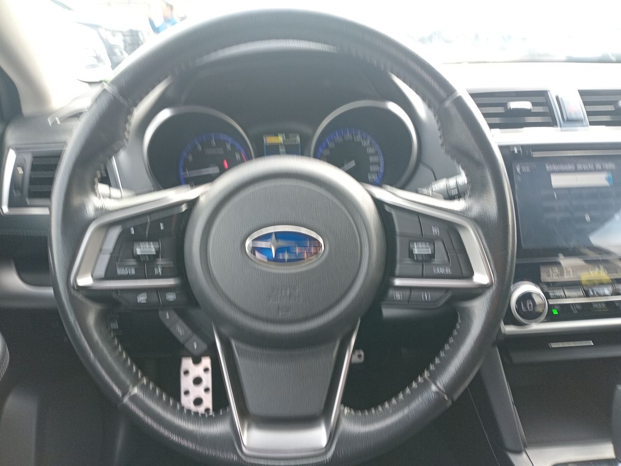 Subaru Outback — foto 16 de 27