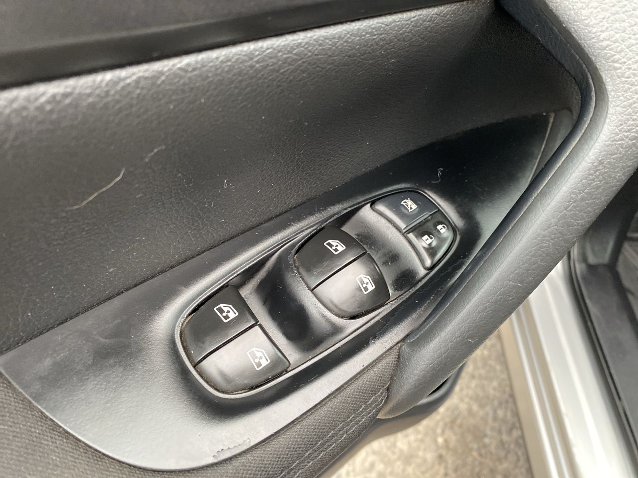 NISSAN - 14