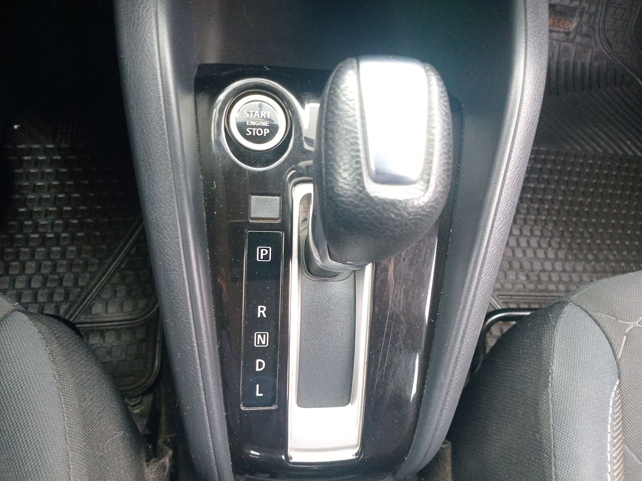 NISSAN - 20