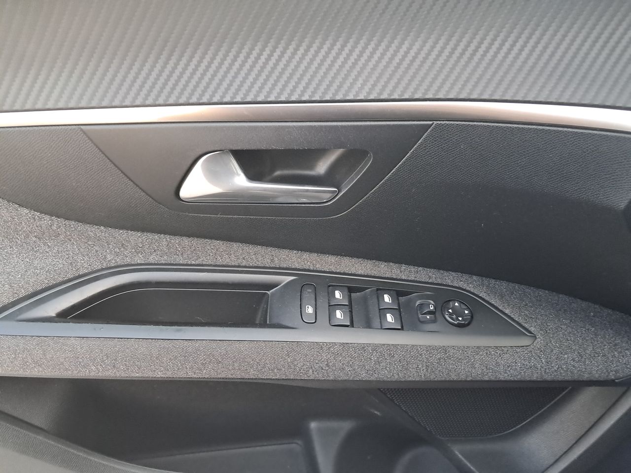 Peugeot 3008 — foto 23 de 34