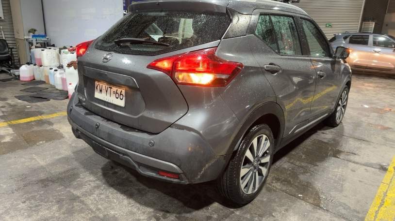 NISSAN - 4