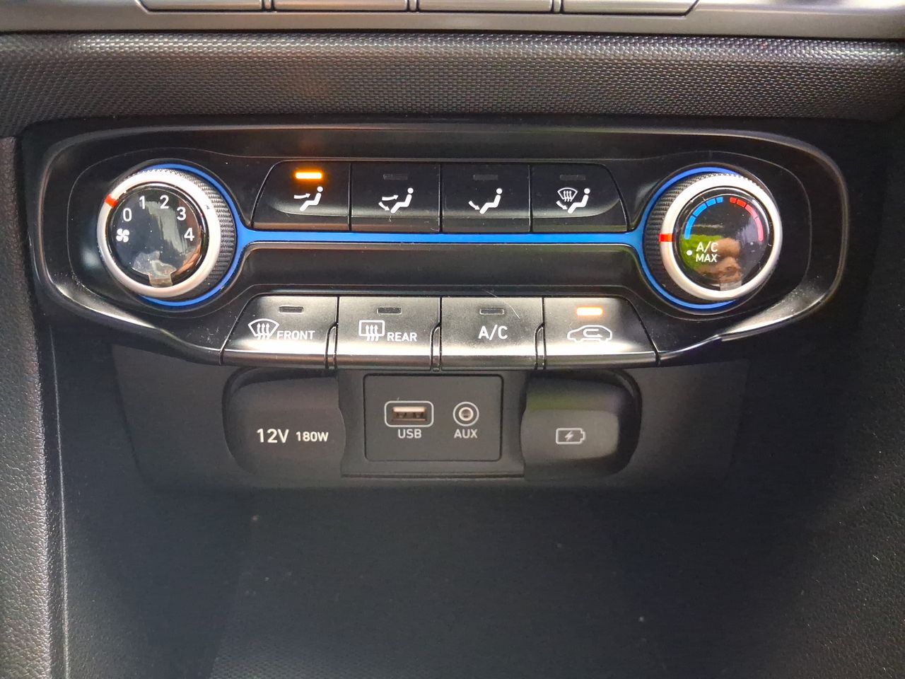 Hyundai Veloster — foto 19 de 21