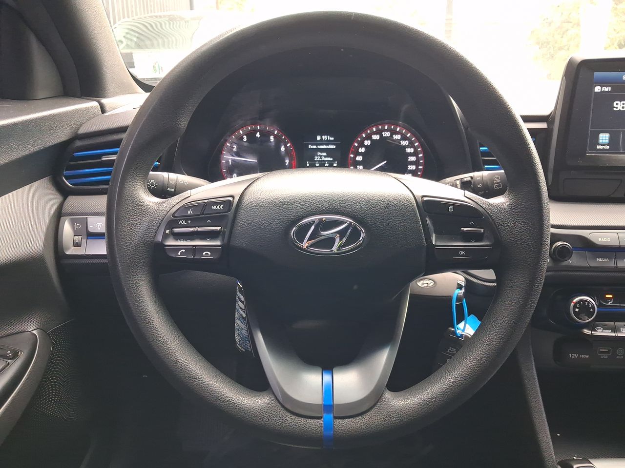 Hyundai Veloster — foto 15 de 21