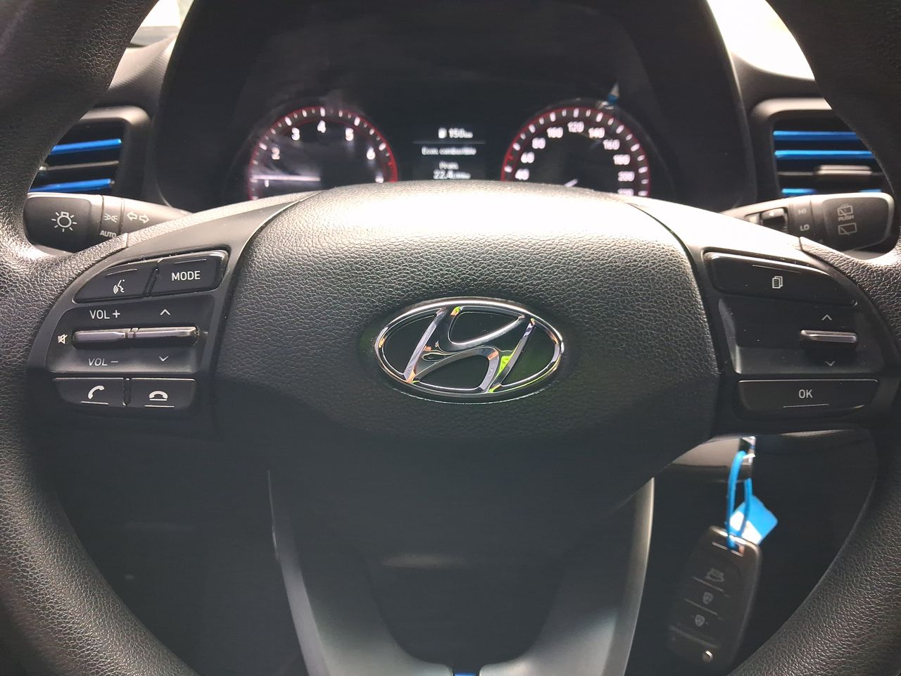 Hyundai Veloster — foto 16 de 21