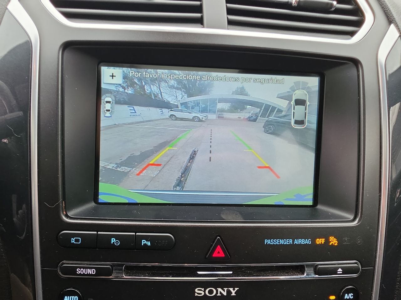 KIA Carnival — foto 22 de 30