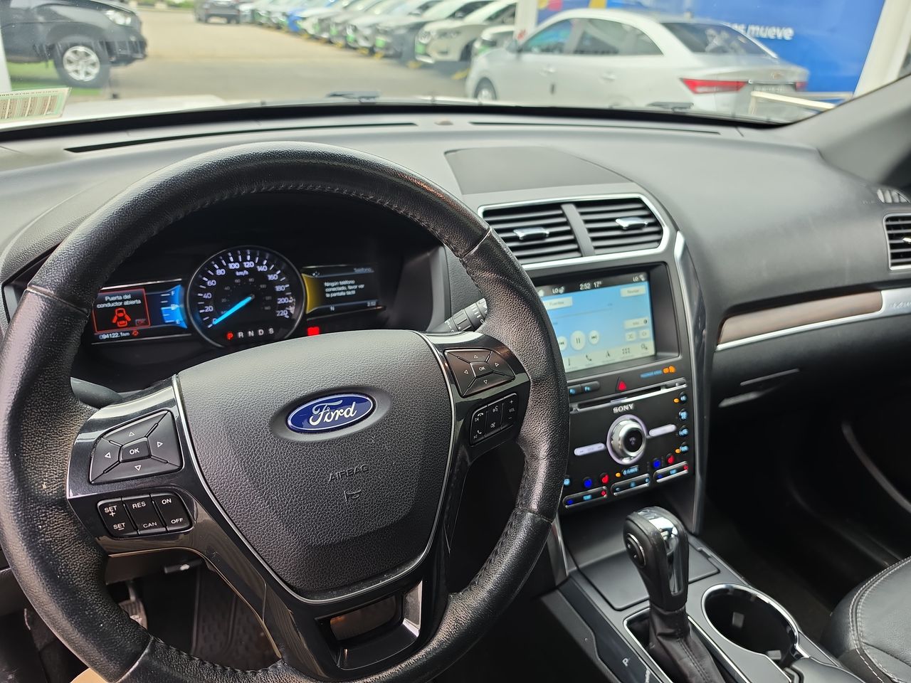 KIA Carnival — foto 25 de 30