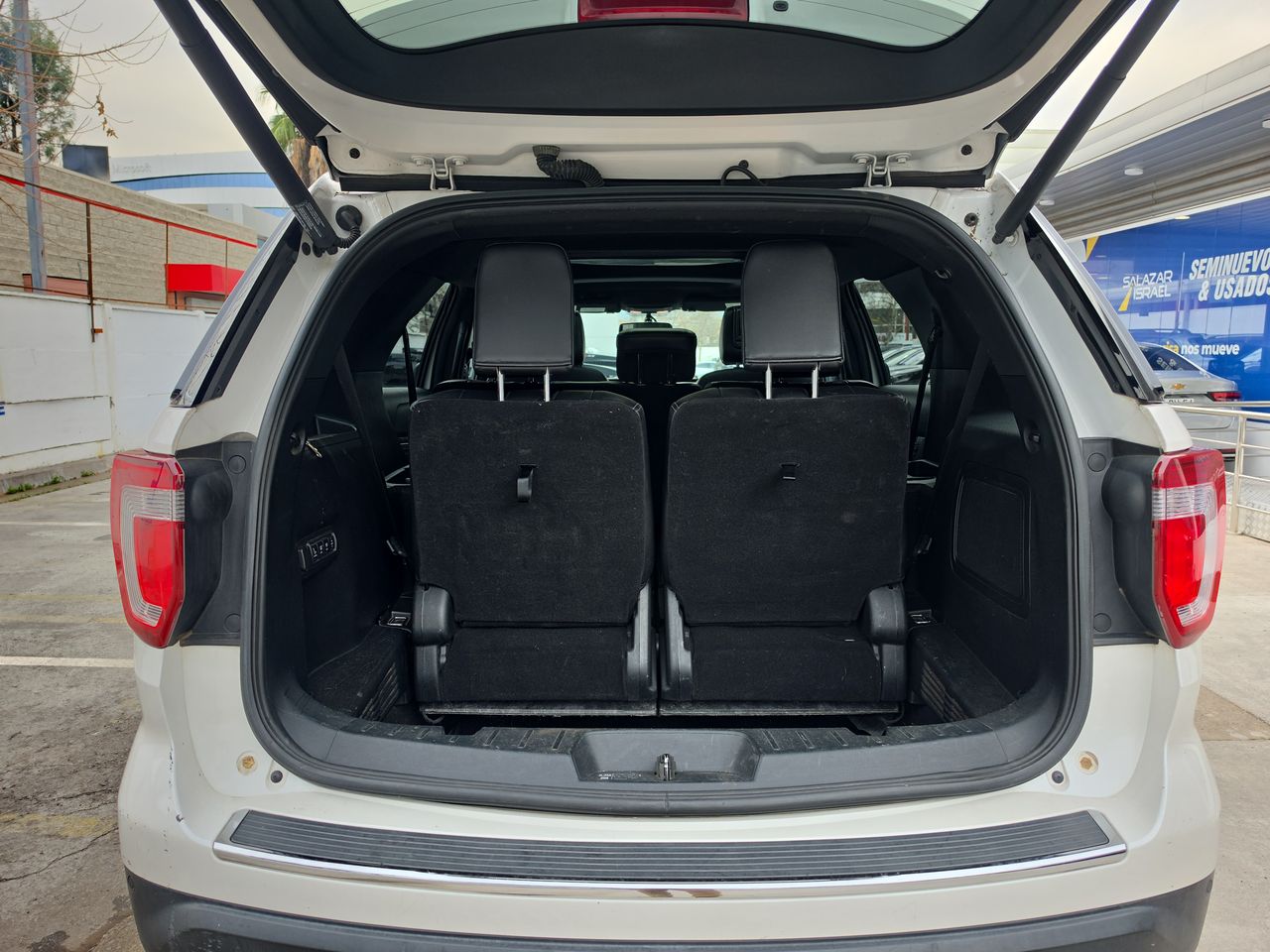 KIA Carnival — foto 14 de 30