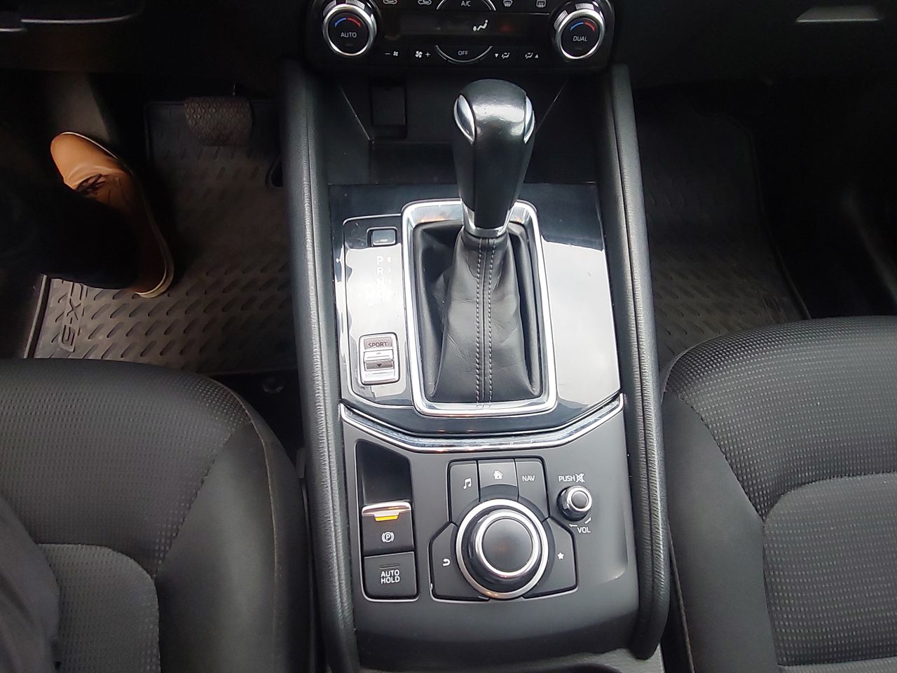 Mazda 3 — foto 31 de 38