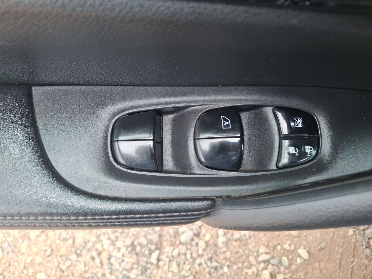 Nissan X-Trail — foto 15 de 26