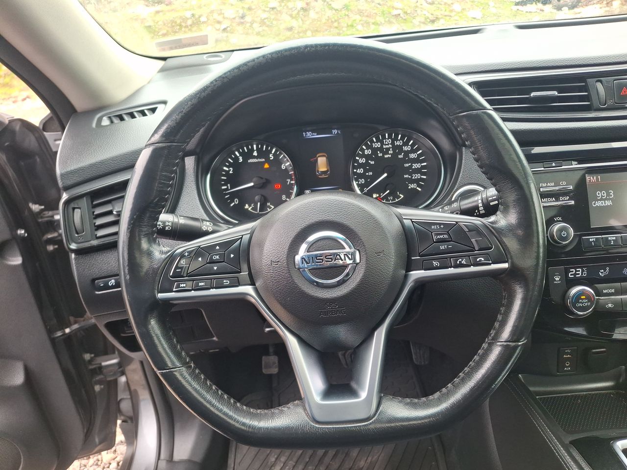 Nissan X-Trail — foto 18 de 26