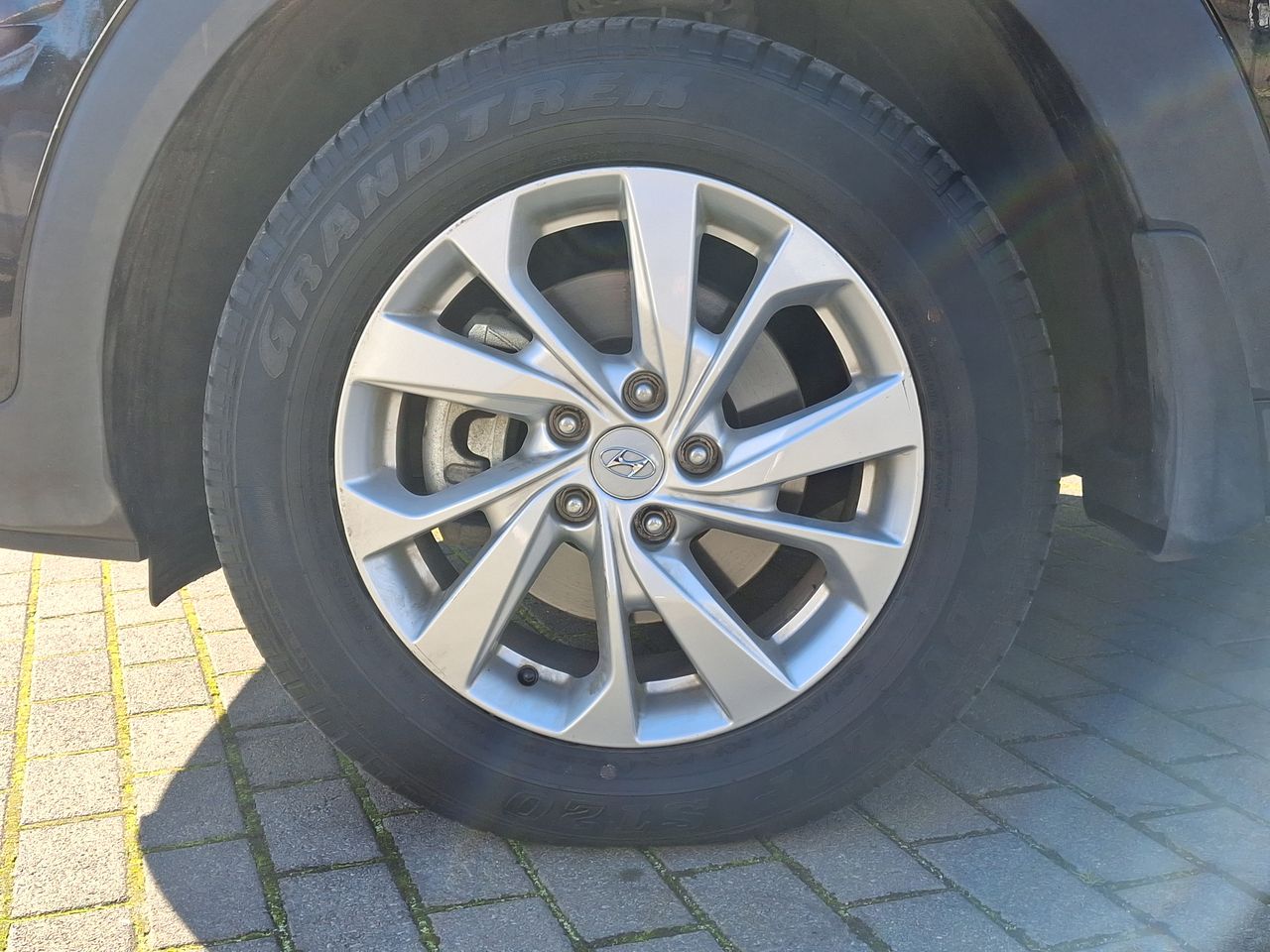 HYUNDAI - 17