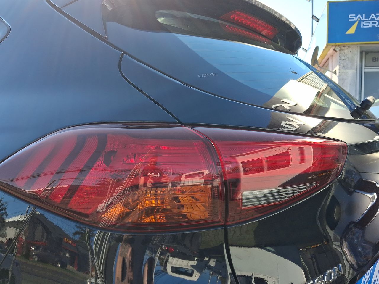 HYUNDAI - 20