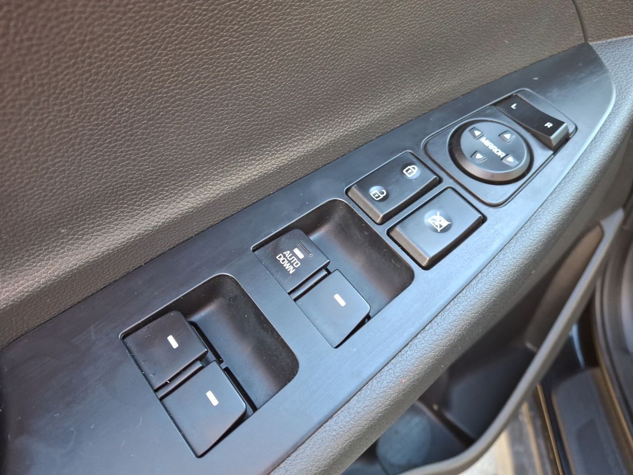 HYUNDAI - 22
