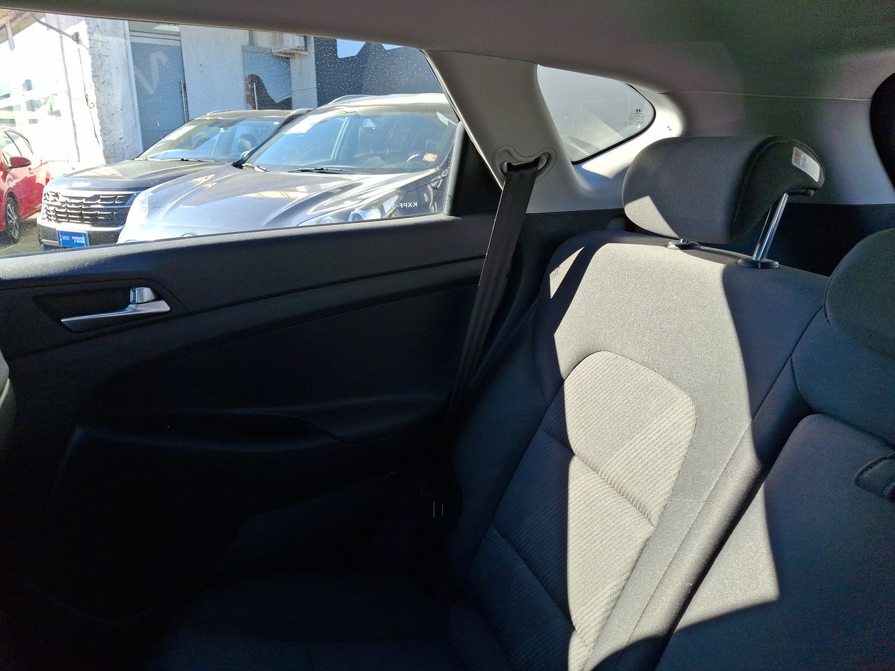 HYUNDAI - 12