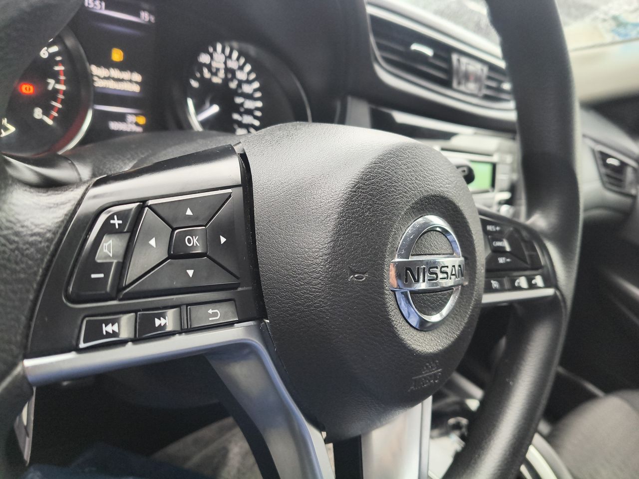 NISSAN - 24