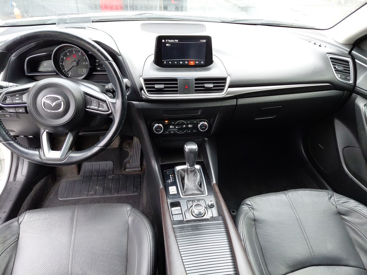 Mazda 3 — foto 32 de 36