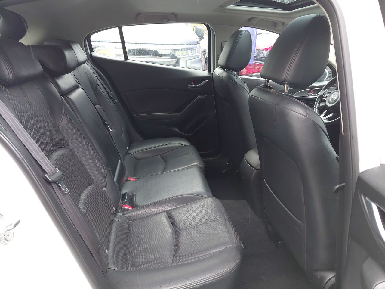 Mazda 3 — foto 35 de 36