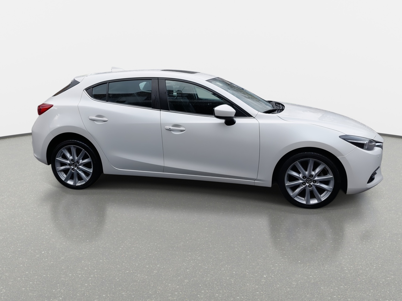 Mazda 3 — foto 9 de 36