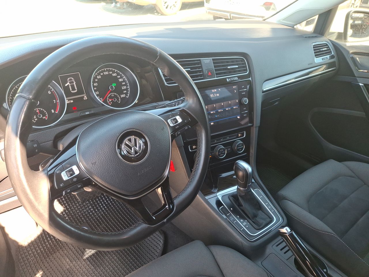 VOLKSWAGEN - 9
