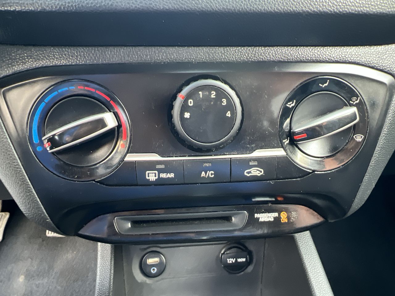 HYUNDAI - 30