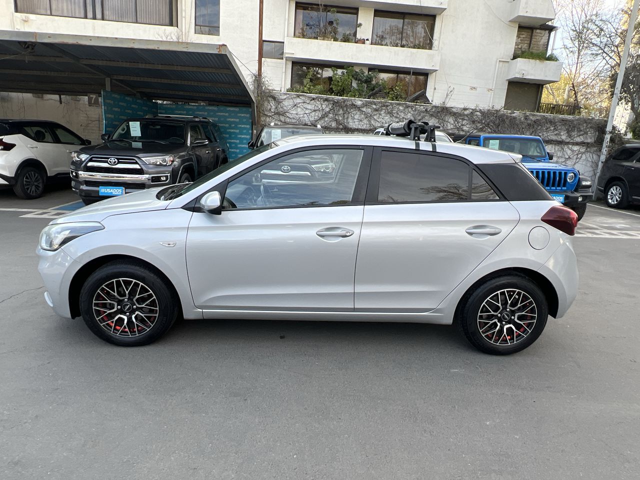HYUNDAI - 4