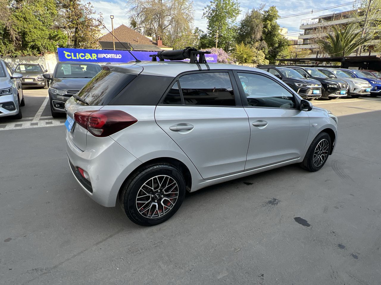 HYUNDAI - 7