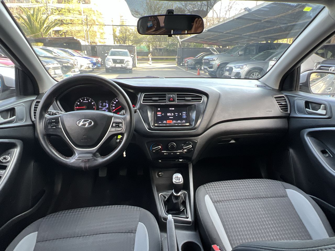 HYUNDAI - 9