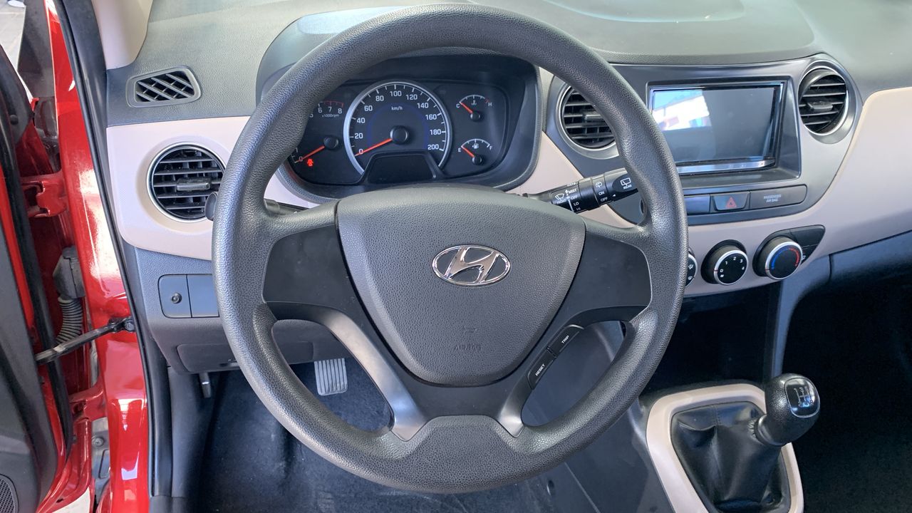 HYUNDAI - 20