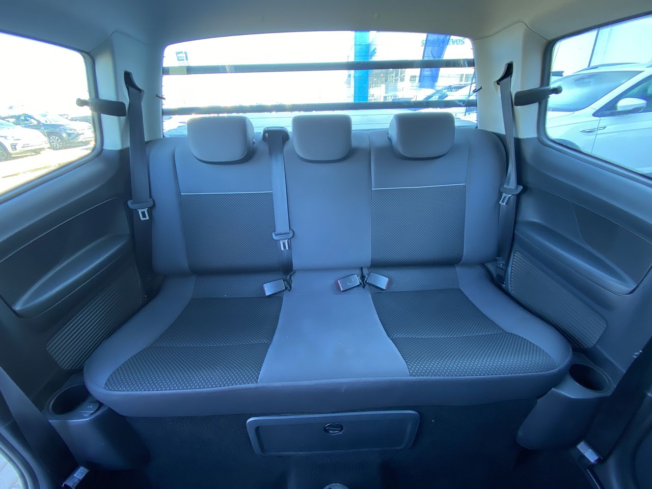 VOLKSWAGEN - 32