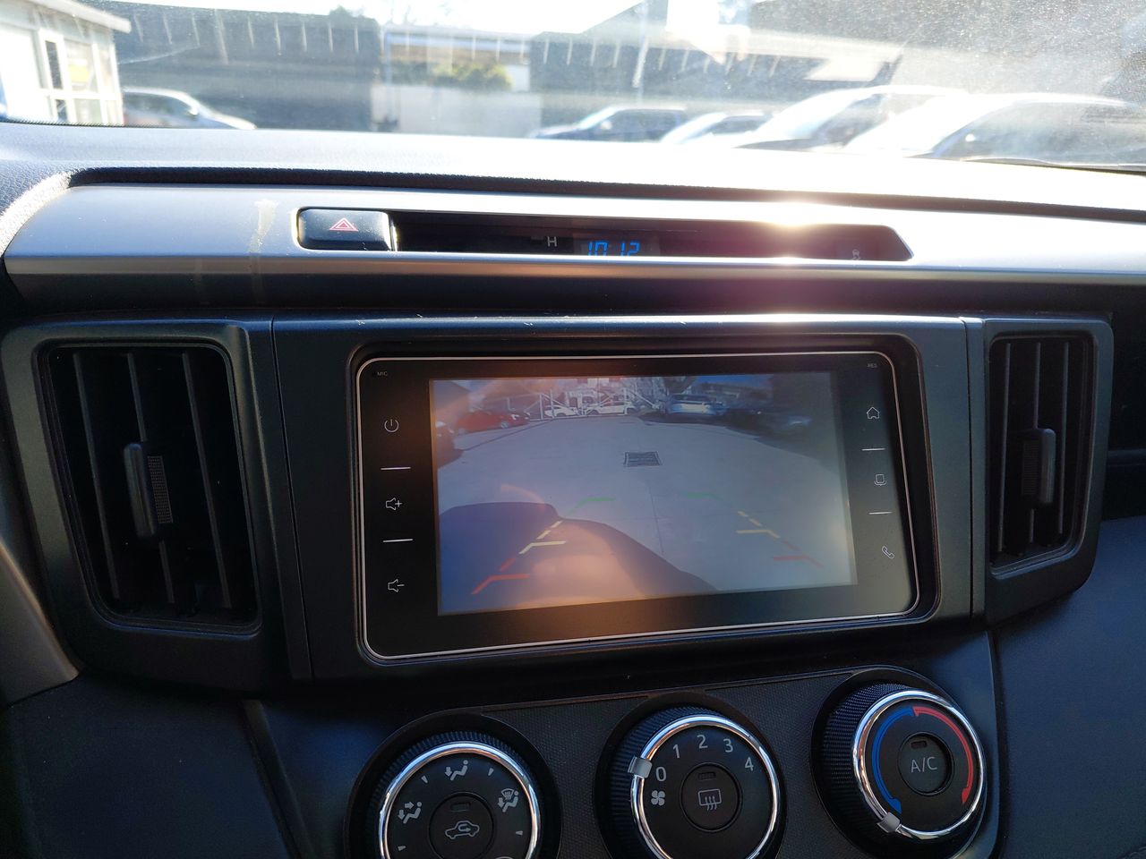 Toyota RAV4 — foto 31 de 36