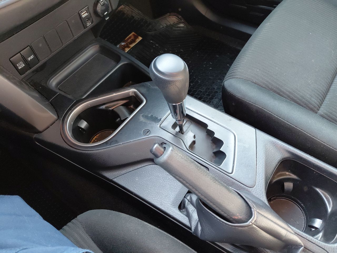Toyota RAV4 — foto 33 de 36