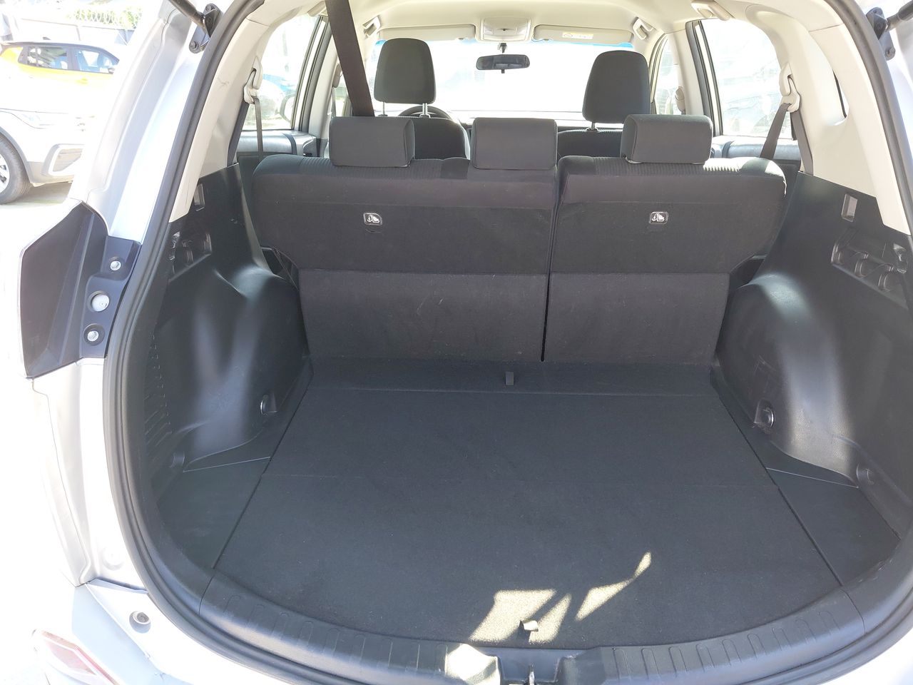 Toyota RAV4 — foto 23 de 36