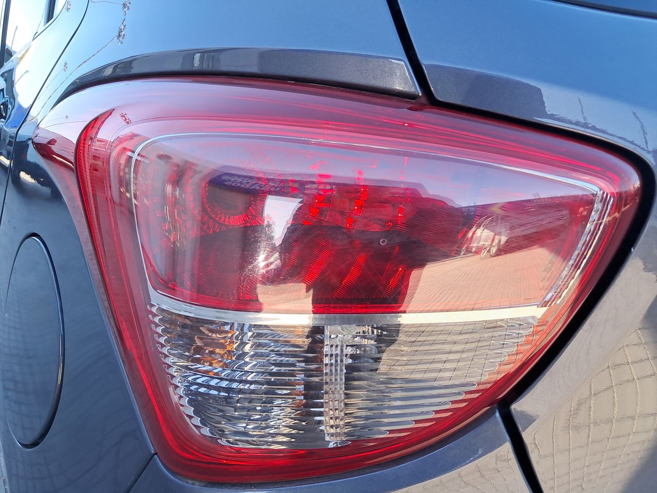 HYUNDAI - 20