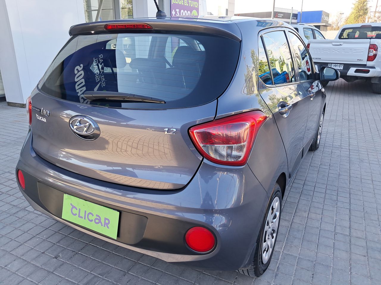HYUNDAI - 7