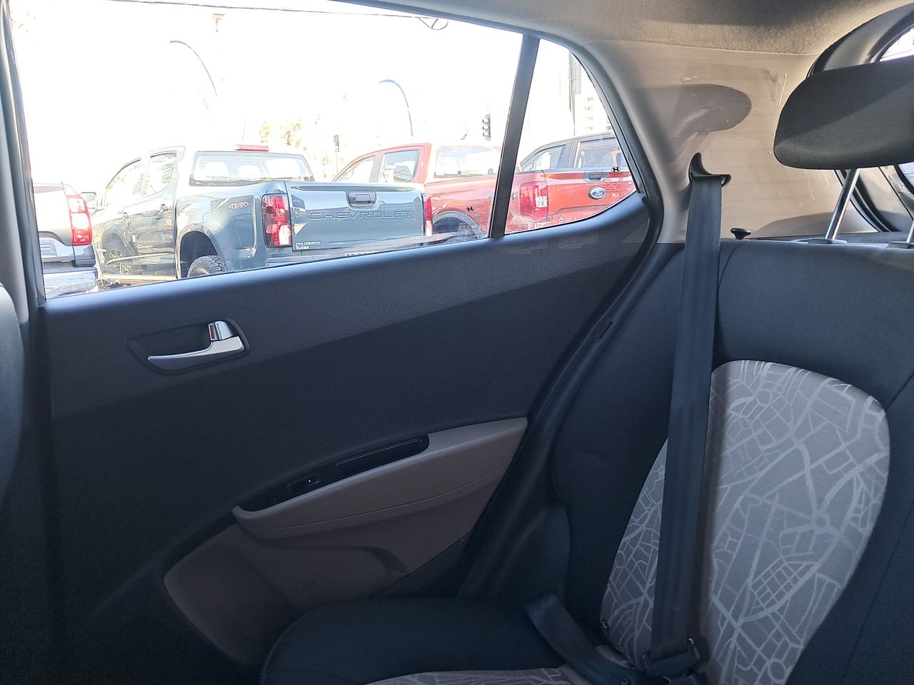HYUNDAI - 12