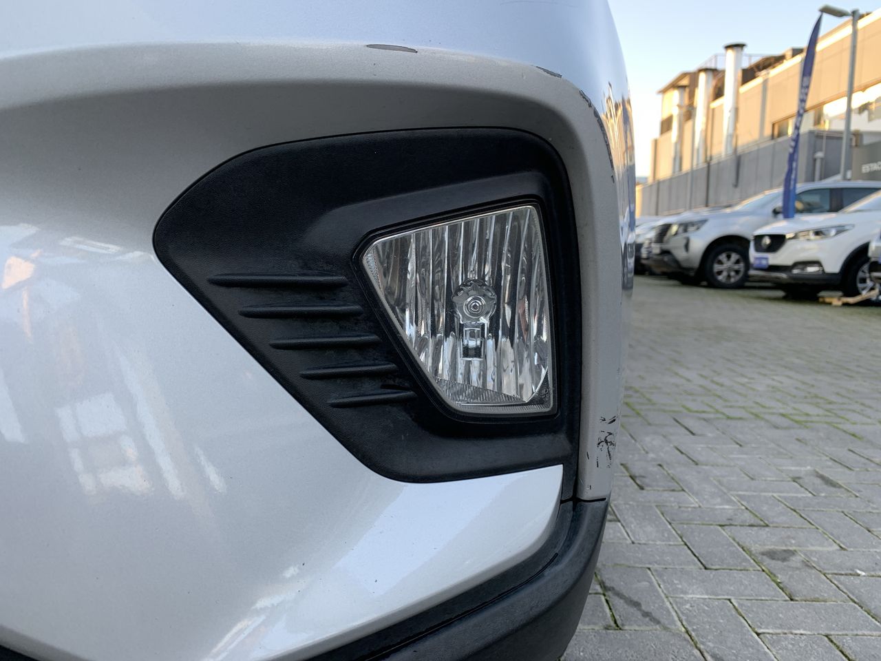 HYUNDAI - 20