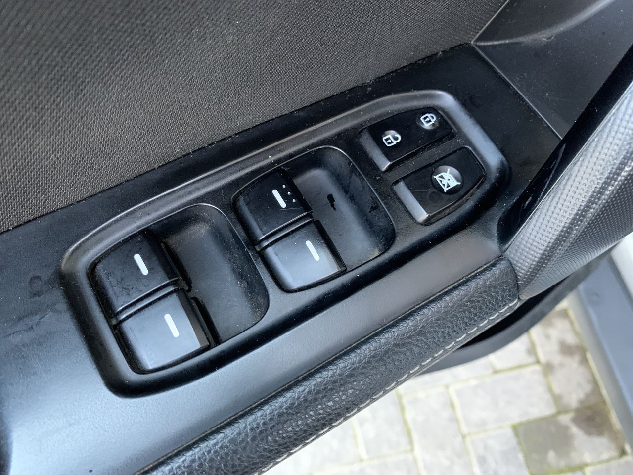 HYUNDAI - 23