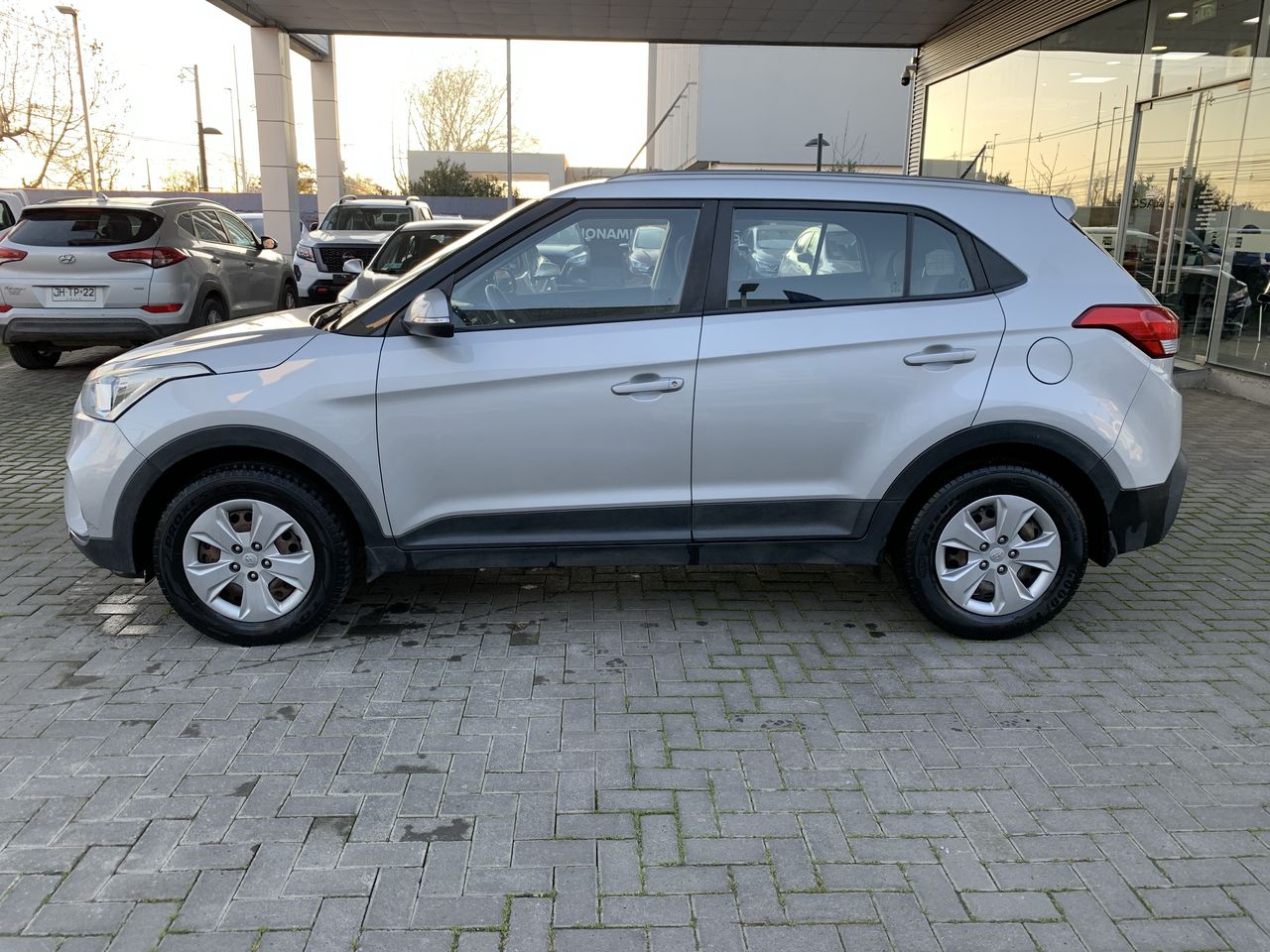 HYUNDAI - 4