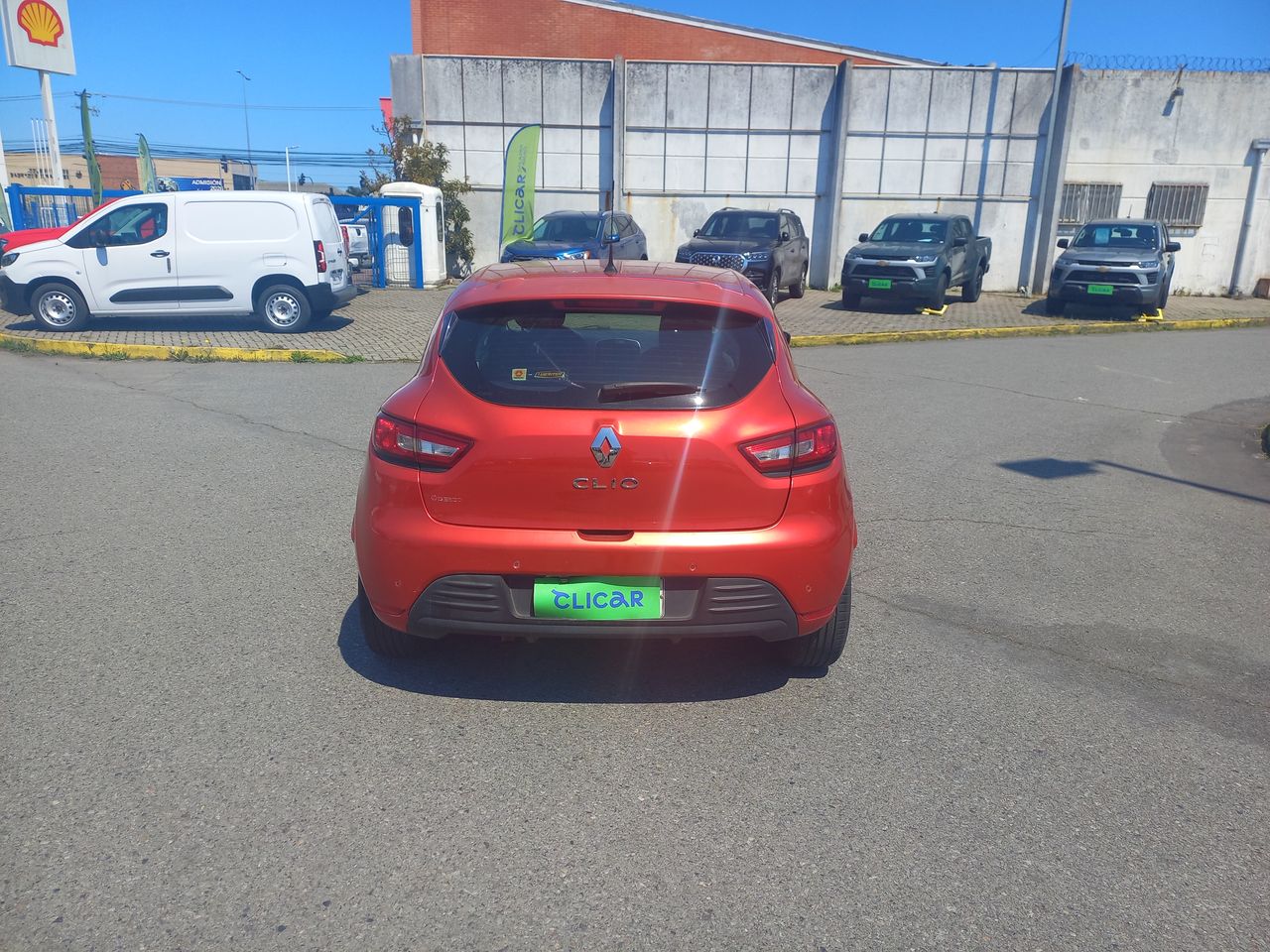 RENAULT - 6