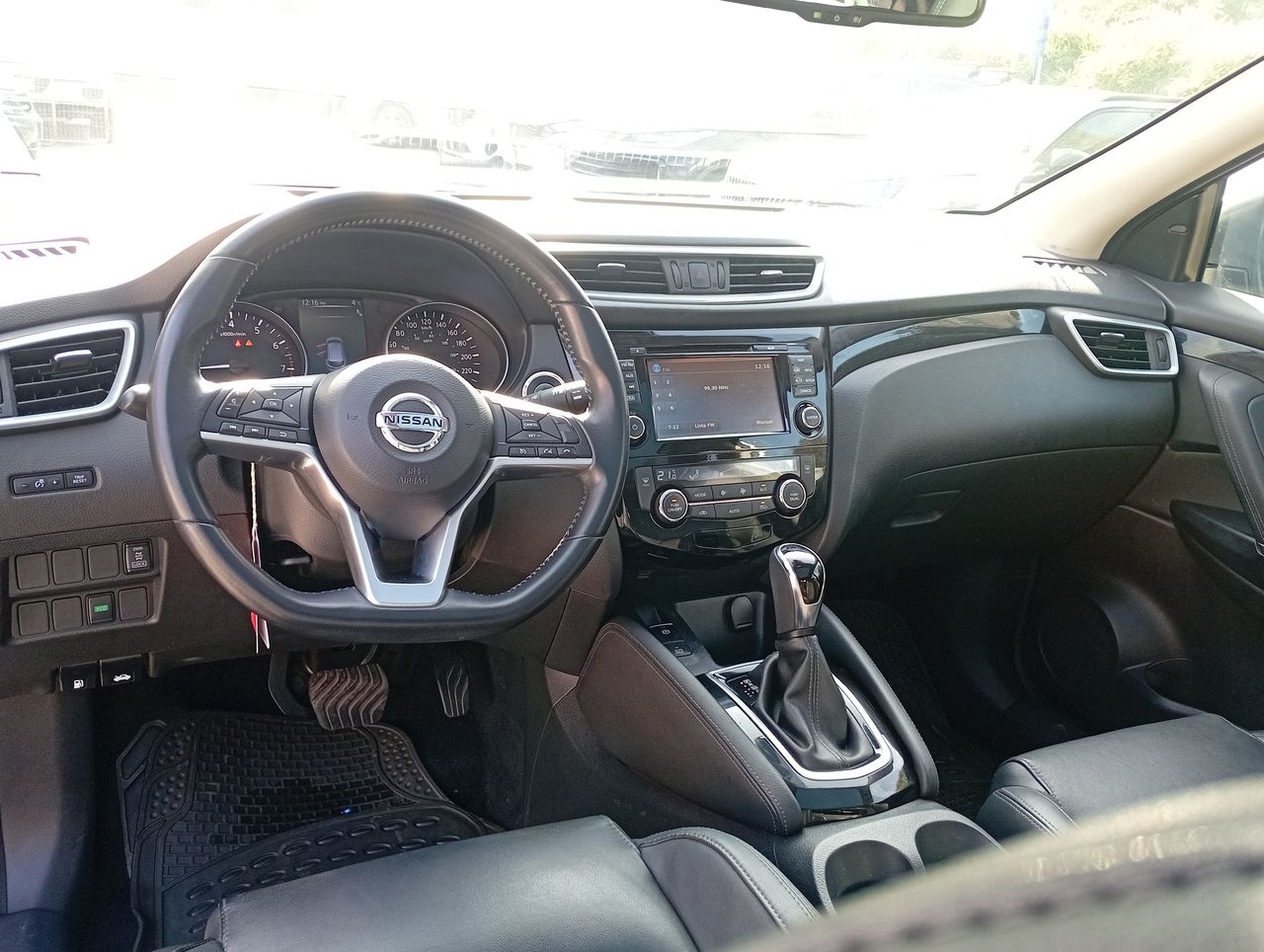 NISSAN - 32