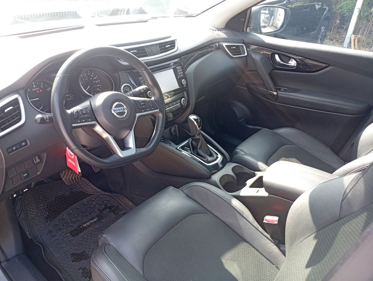 NISSAN - 16