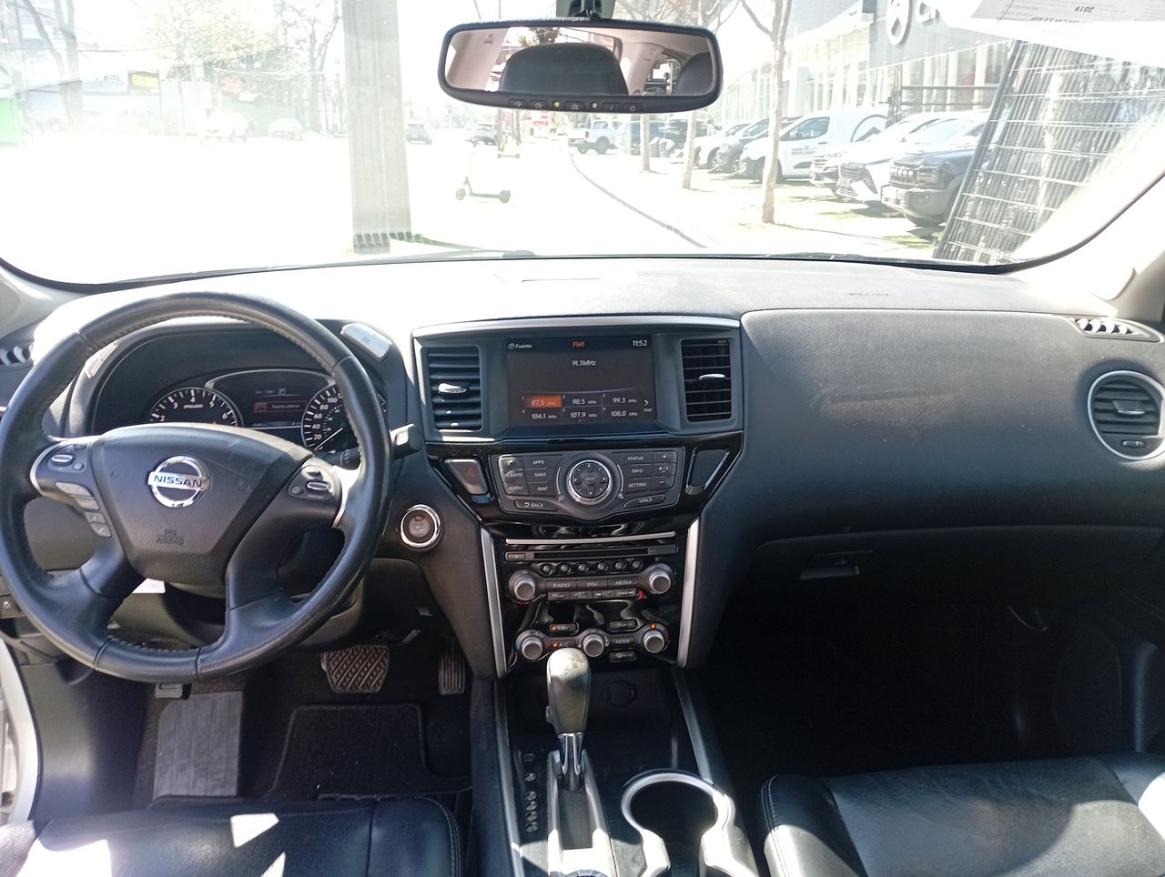 NISSAN - 33