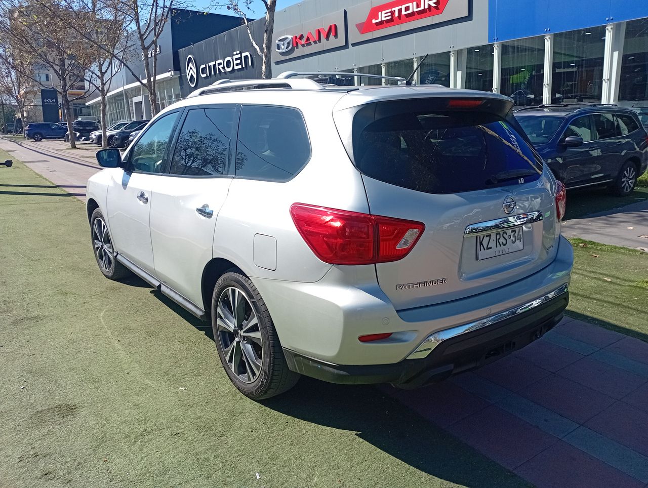 NISSAN - 4