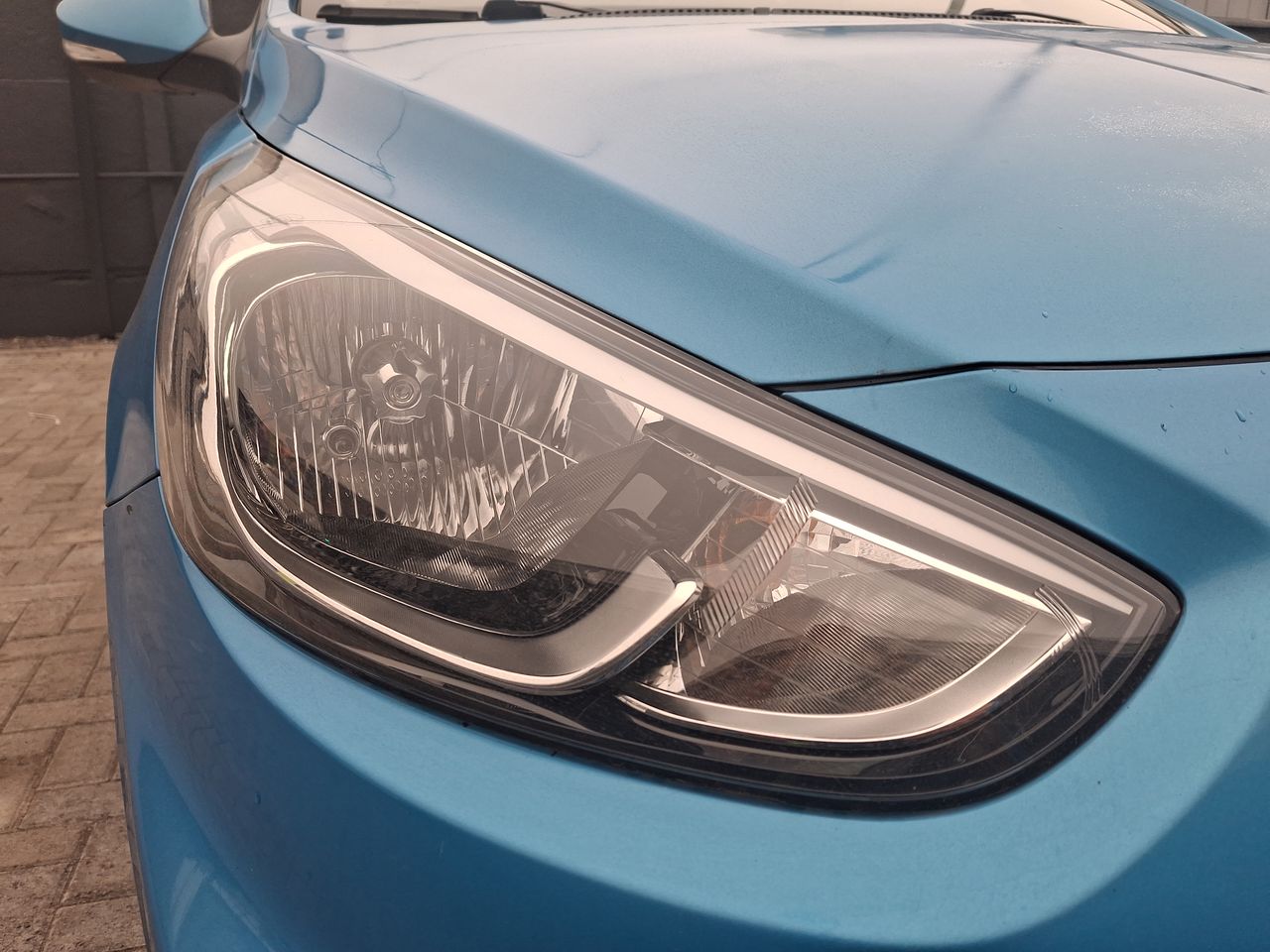 HYUNDAI - 18