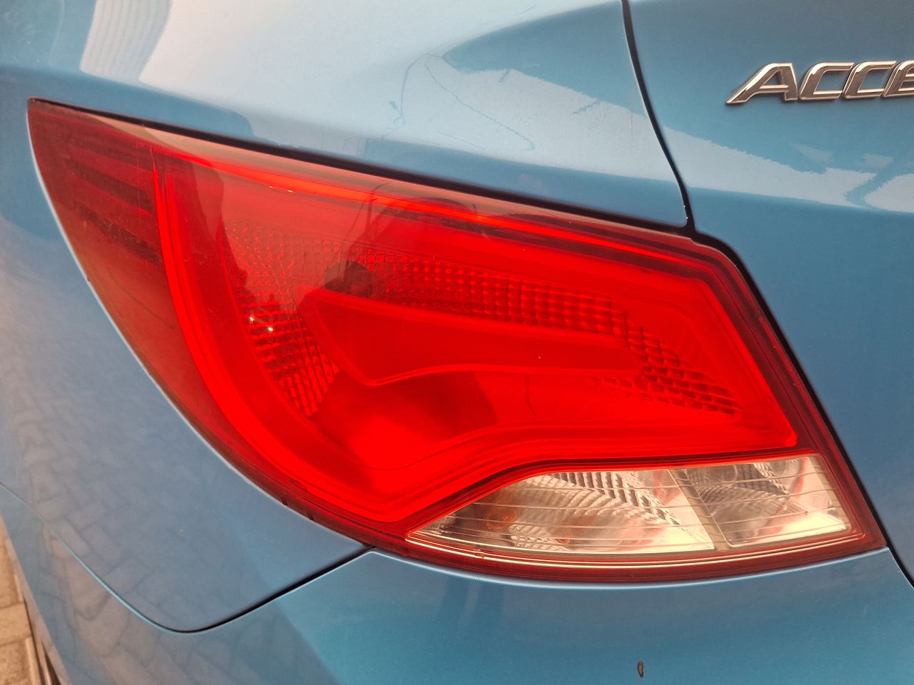 HYUNDAI - 20