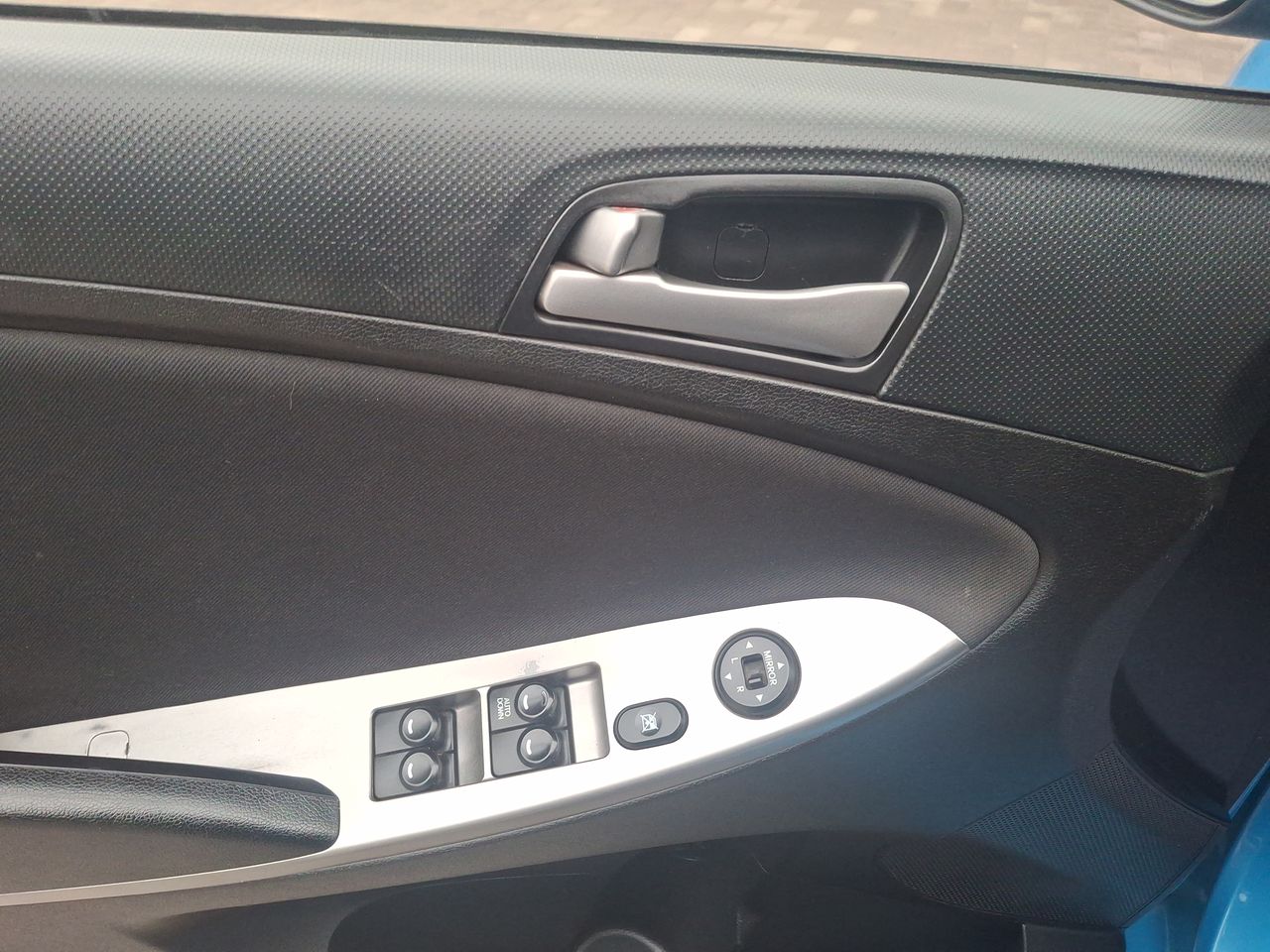 HYUNDAI - 22